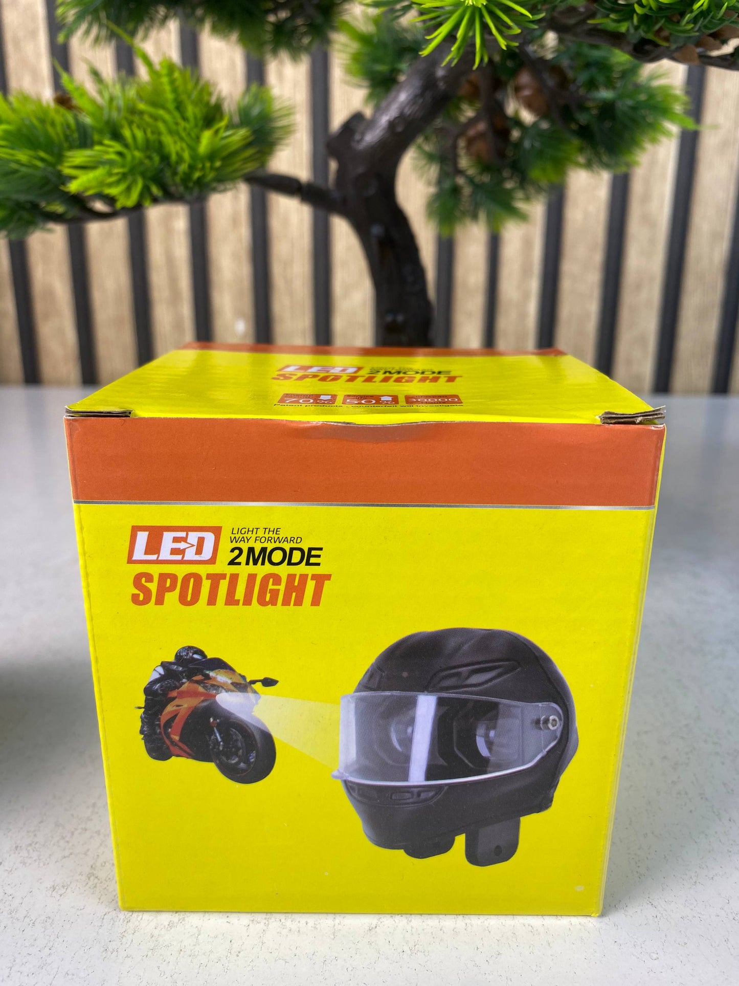 Projecteur-LED-Auxiliaire-pour-Moto-et-Scooter-Double-Couleur-Blanc-et-Jaune-Helmet-Design-1Pcs-كشاف-إضاءة-لدراجات-النارية-بتصميم-خوذة-وإضاءة-مزدوجة.png