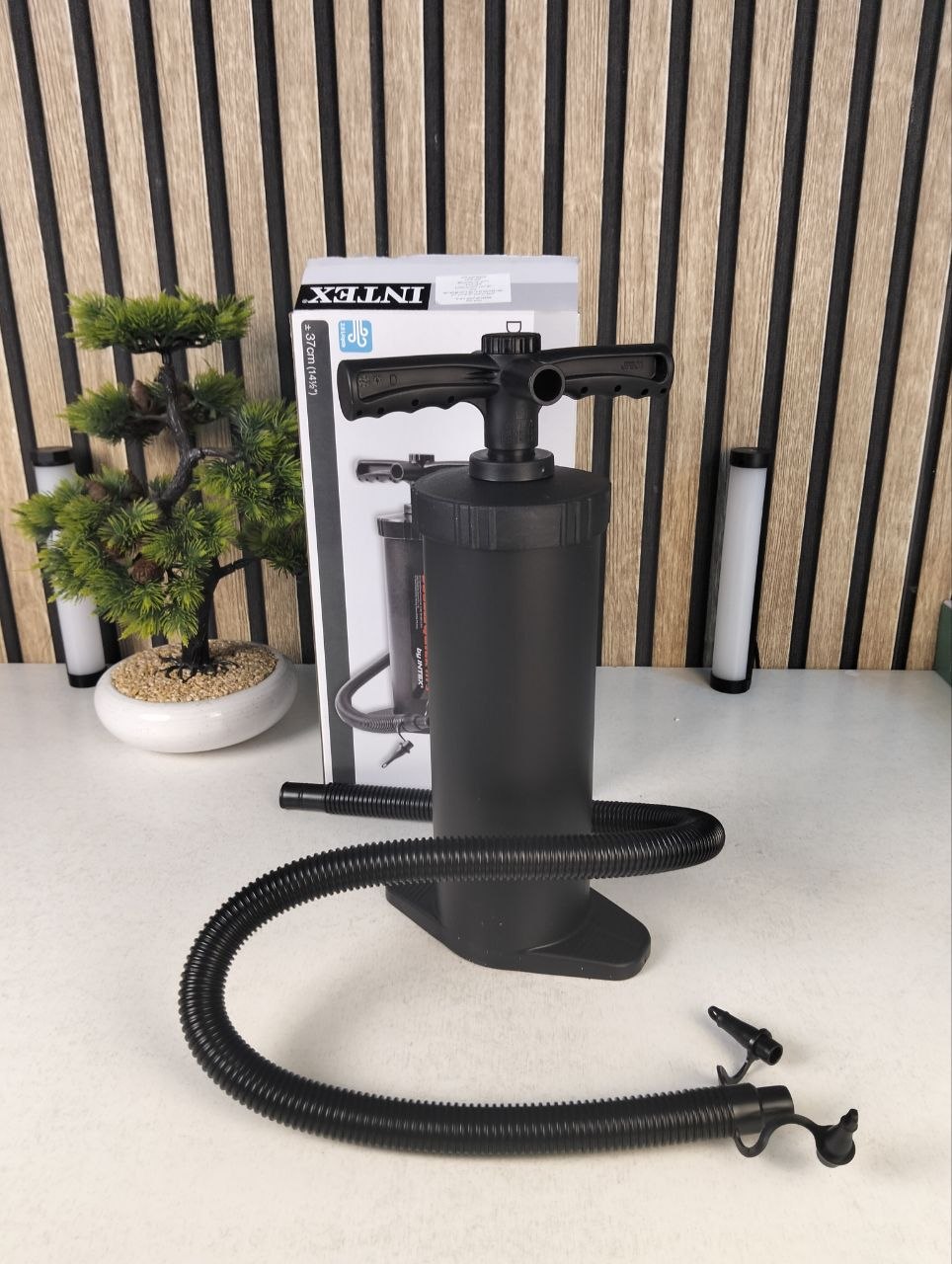 Pompe-Main-Double-Quick-III-Hi-Output-Intex-68605-Multi-Embouts-مضخة-إنتكس-اليدوية-عالية-الكفاءة-ذات-الضخ-المزدوج-37-سم.png