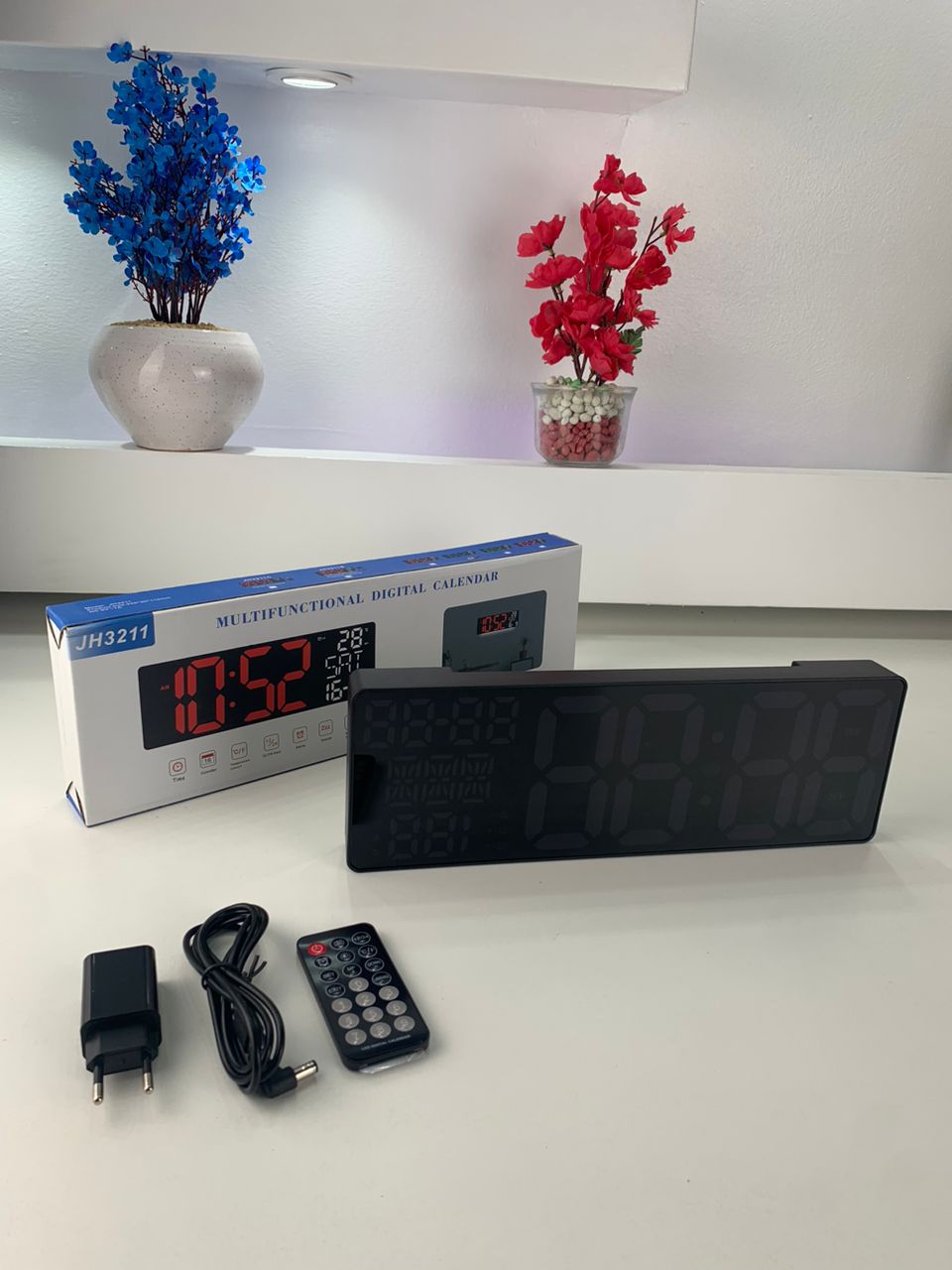 Horloge-Num-rique-Murale-et-Table-LED-clairage-Bleu-Inf-rieur-ساعة-رقمية-للحائط-و-المكتب-بإضاءة-سفلية-زرقاء.png