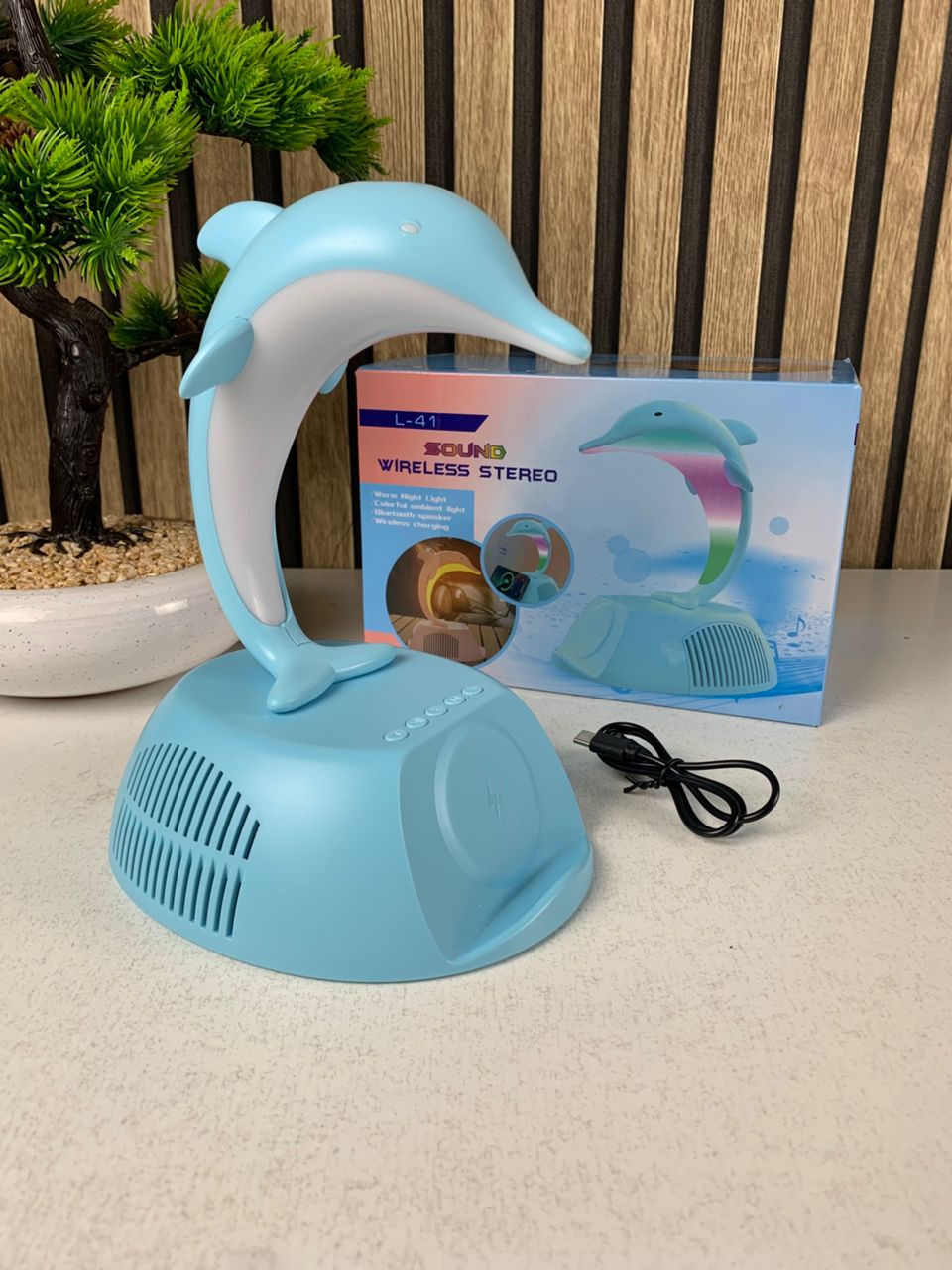 Haut-Parleur-Bluetooth-Dauphin-avec-Lampe-d-Ambiance-LED-RGB-et-Chargeur-Sans-Fil-15W.png