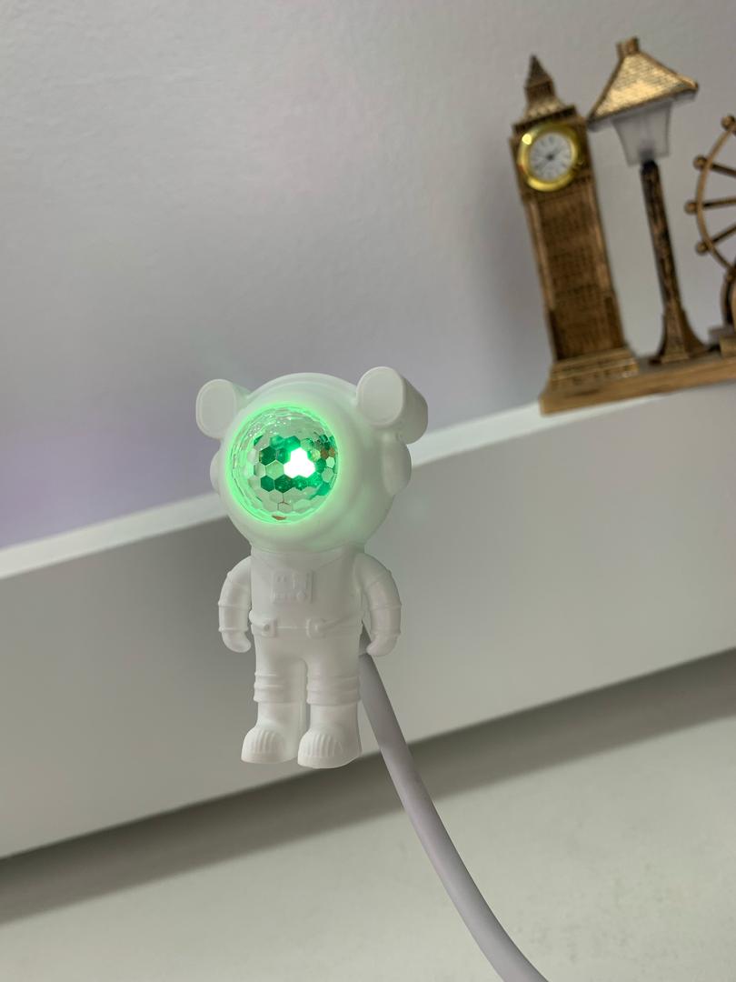 Astronut-Projecteur-LED-Intelligente-USB-Veilleuse-Galaxie-Astro-toil-e-بروجيكتور-ذكي-إضاءة-ليلية.png