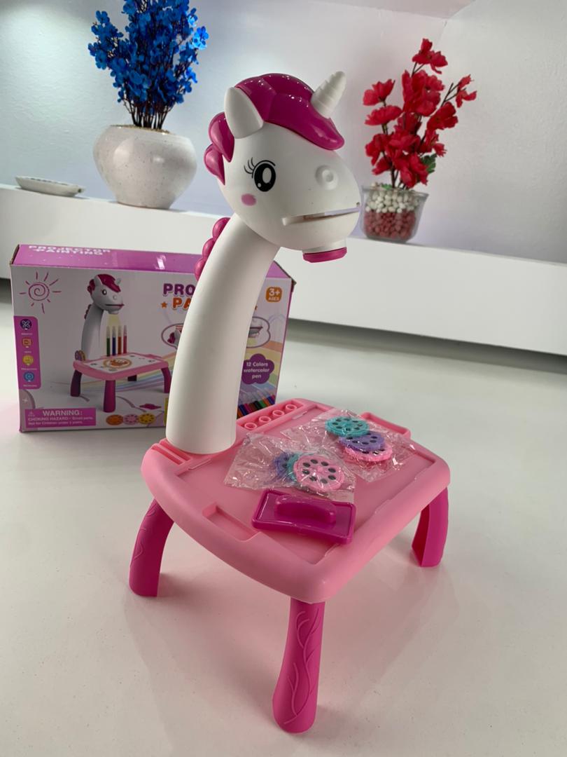 Jouet-Projecteur-de-Dessin-Aolieh-Table-de-Dessin-ducative-pour-Enfants-avec-Projecteur-LED-et-Accessoires-لعبة-جهاز-عرض-الرسم-للأطفال.png