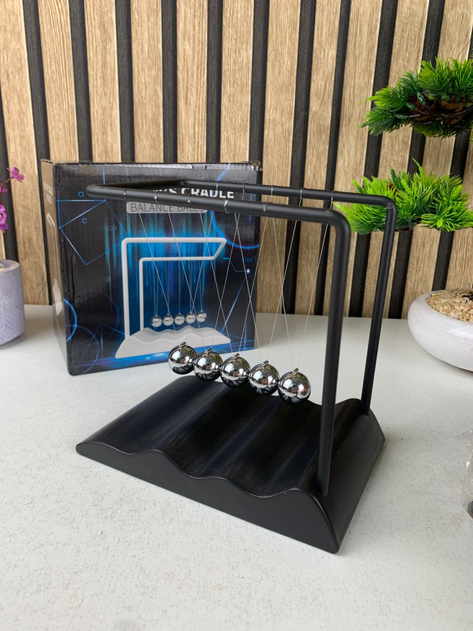 Pendule Newton Balls d’équilibre une décoration classique - تنزوت