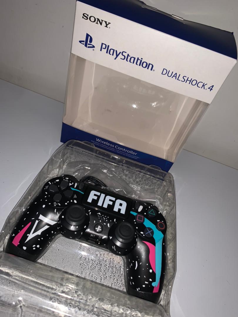 SONY-DualShock-Manette-PS4-Sans-Fil-Batterie-Rechargeable-High-Copy-Edition-FIFA.png
