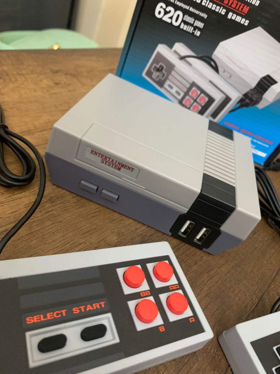 Mini-console-de-jeu-r-tro-classique-620-Games-avec-2-Manettes.png