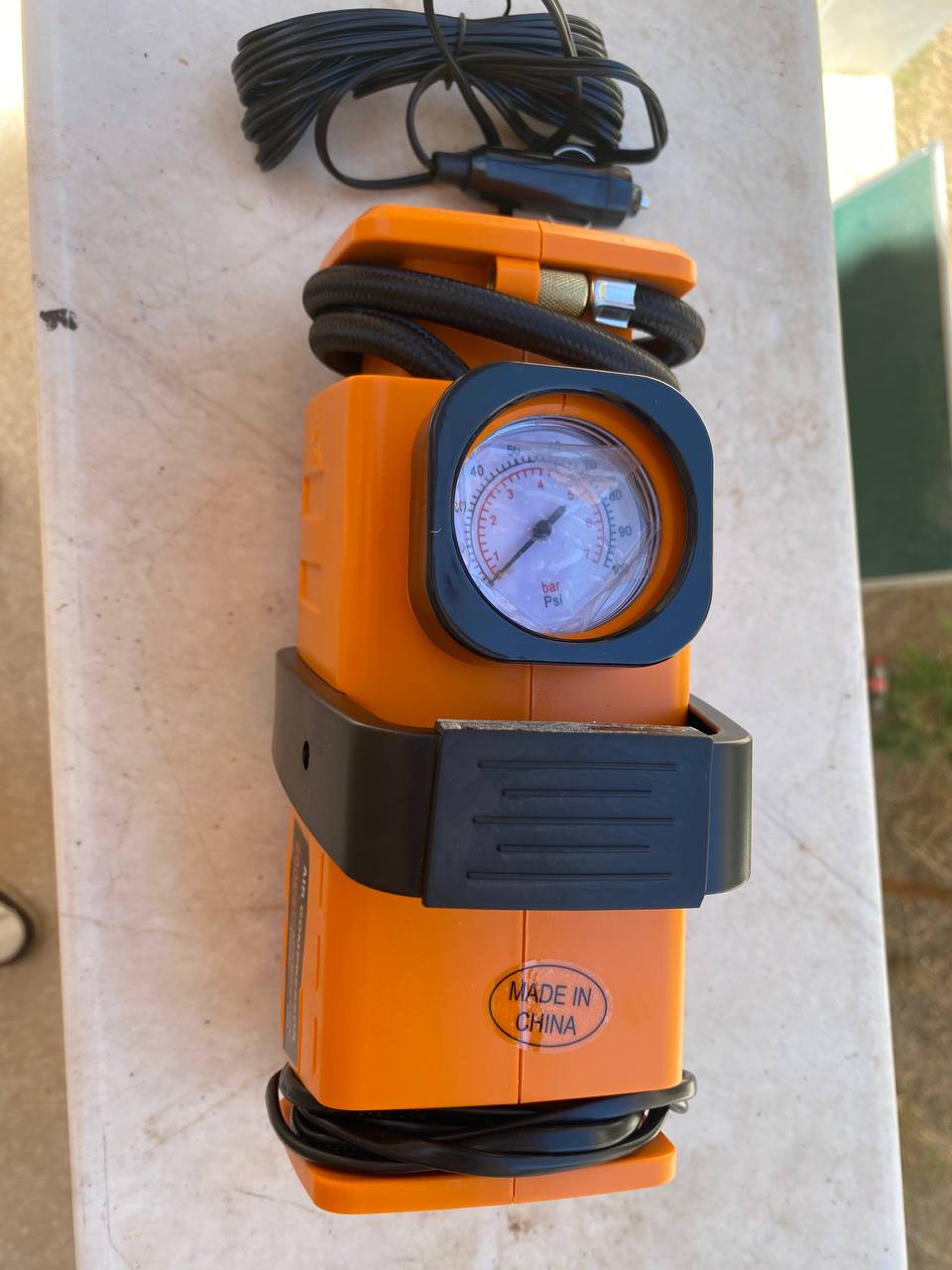 Compresseur d’aire a double adaptateur 220v/12v- 200psi - Orange - تنزوت