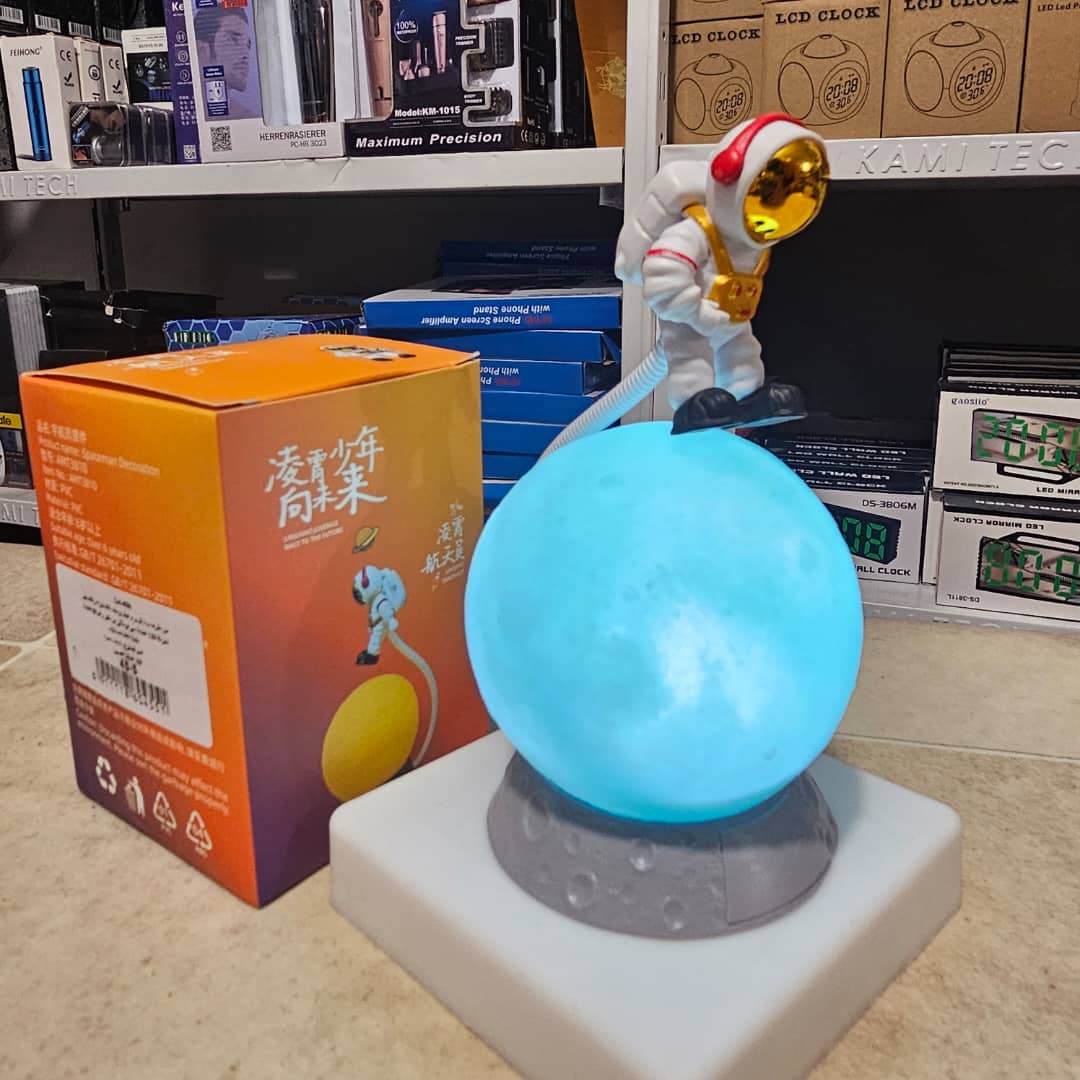 veilleuse-LED-3D-d-coratif-en-forme-d-astronaute-Rechargeable-par-USB.png