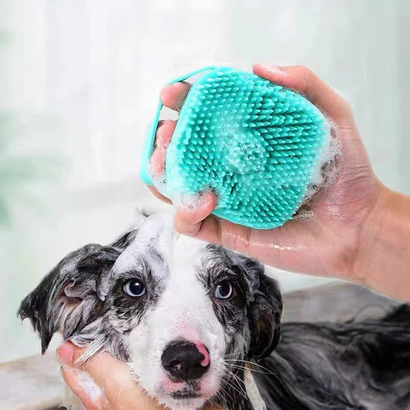 Brosse-de-Nettoyage-et-Distributeur-De-Shampoing-en-Silicone-فرشاة-الحمام-من-السيليكون.png