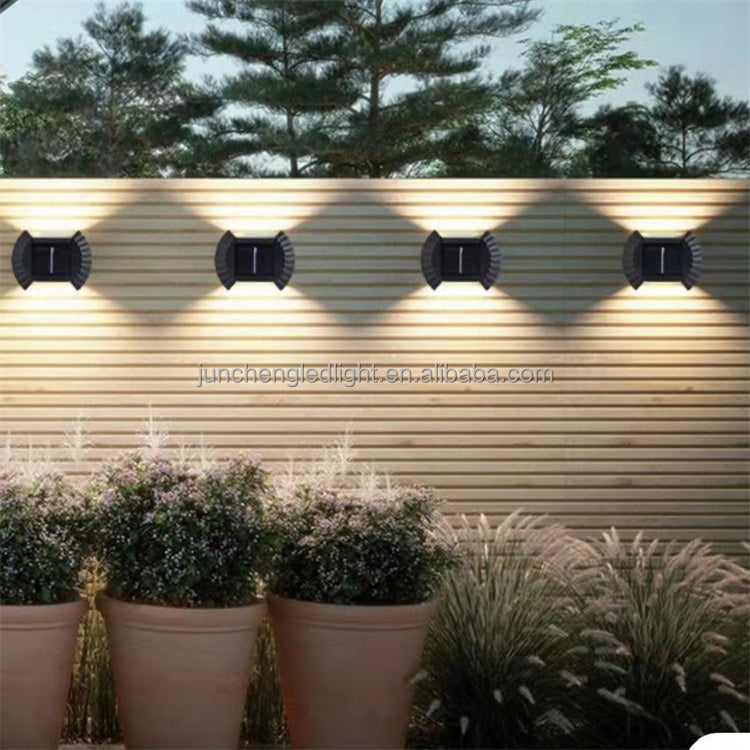 Appliques-Murales-Solaires-Up-Down-Pack-de-4Pcs-طقم-مصابيح-حائط-شمسية-ذكية-4-قطع.png