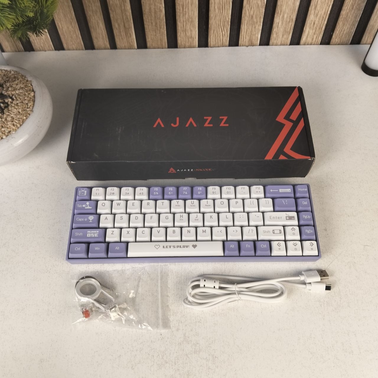 Clavier-M-canique-Gaming-65-Compact-Filaire-avec-Hotswap-et-R-tro-clairage-Rainbow-لوحة-مفاتيح-ميكانيكية.png
