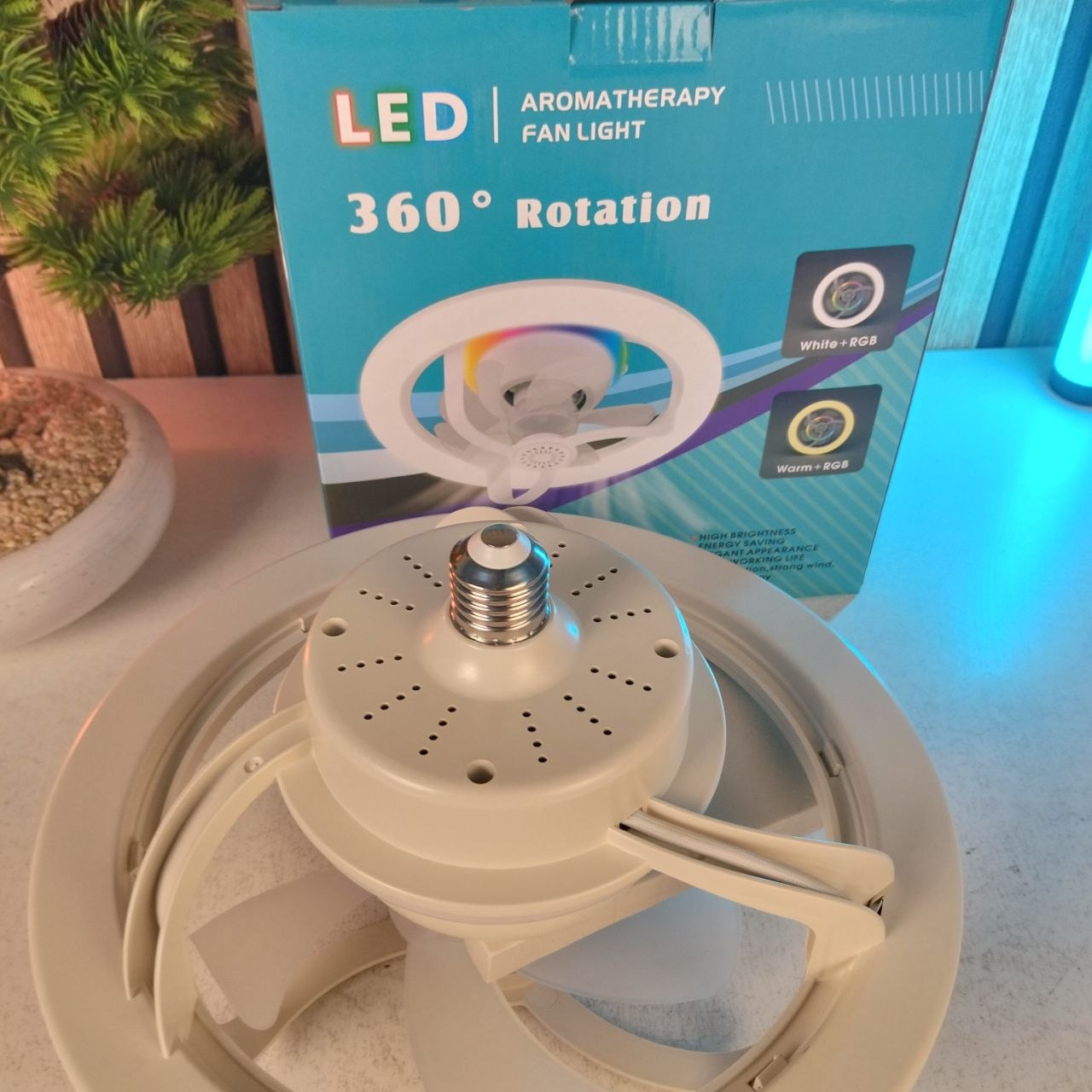 Ventilateur-de-Plafond-Lumineux-E27-avec-clairage-RGB-et-T-l-commande-مروحة-السقف-الذكية-إضاءة-ملونة-مع-ريموت.png