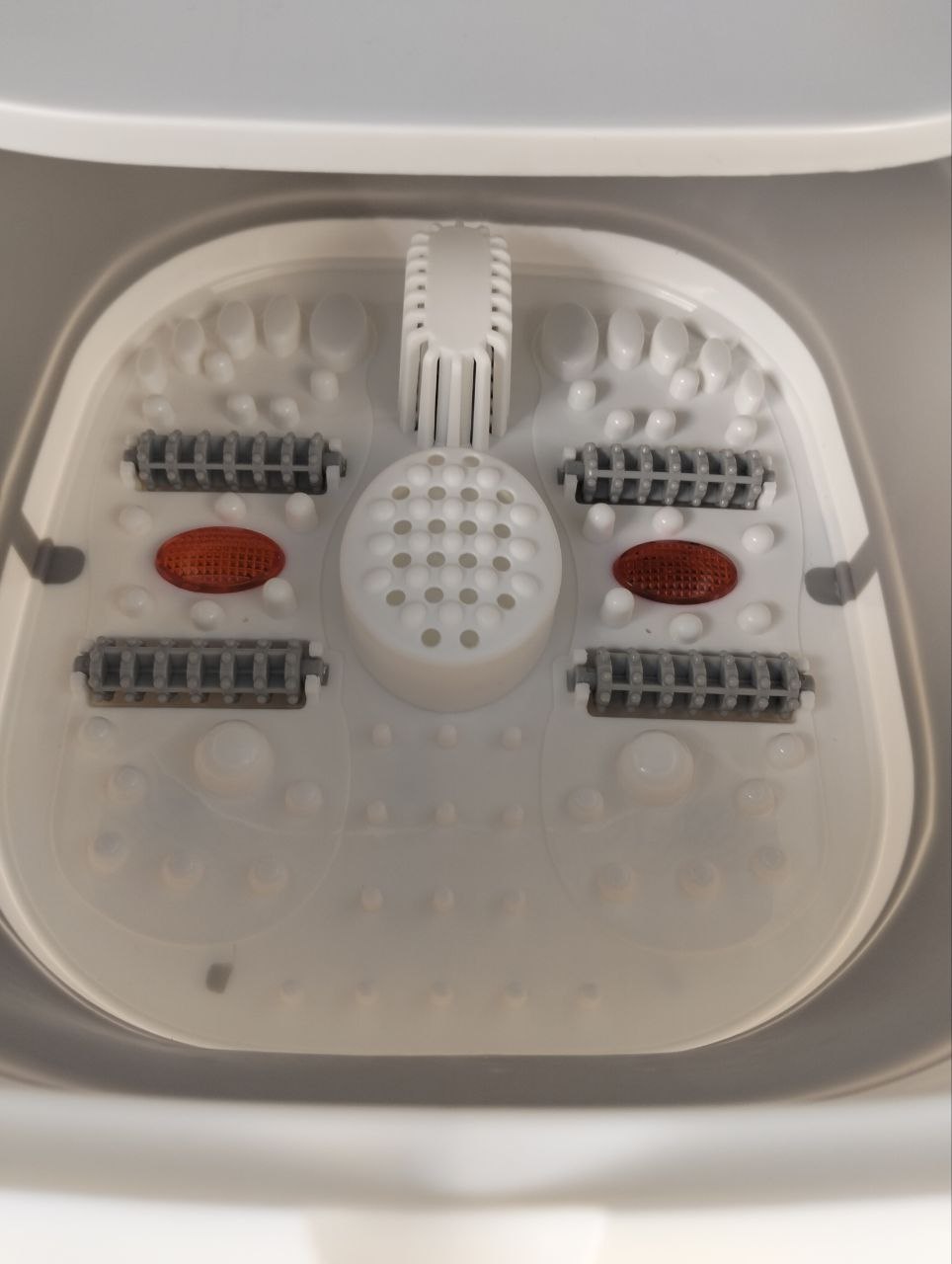 Masseur-pour-Pieds-Pliable-Hydromassant-et-Chauffant-avec-Rouleaux-Shiatsu-جهاز-مساج-وتدليك-القدمين-المطور-القابل-للطي-مع-خاصية-التسخين-والفقاعات.png
