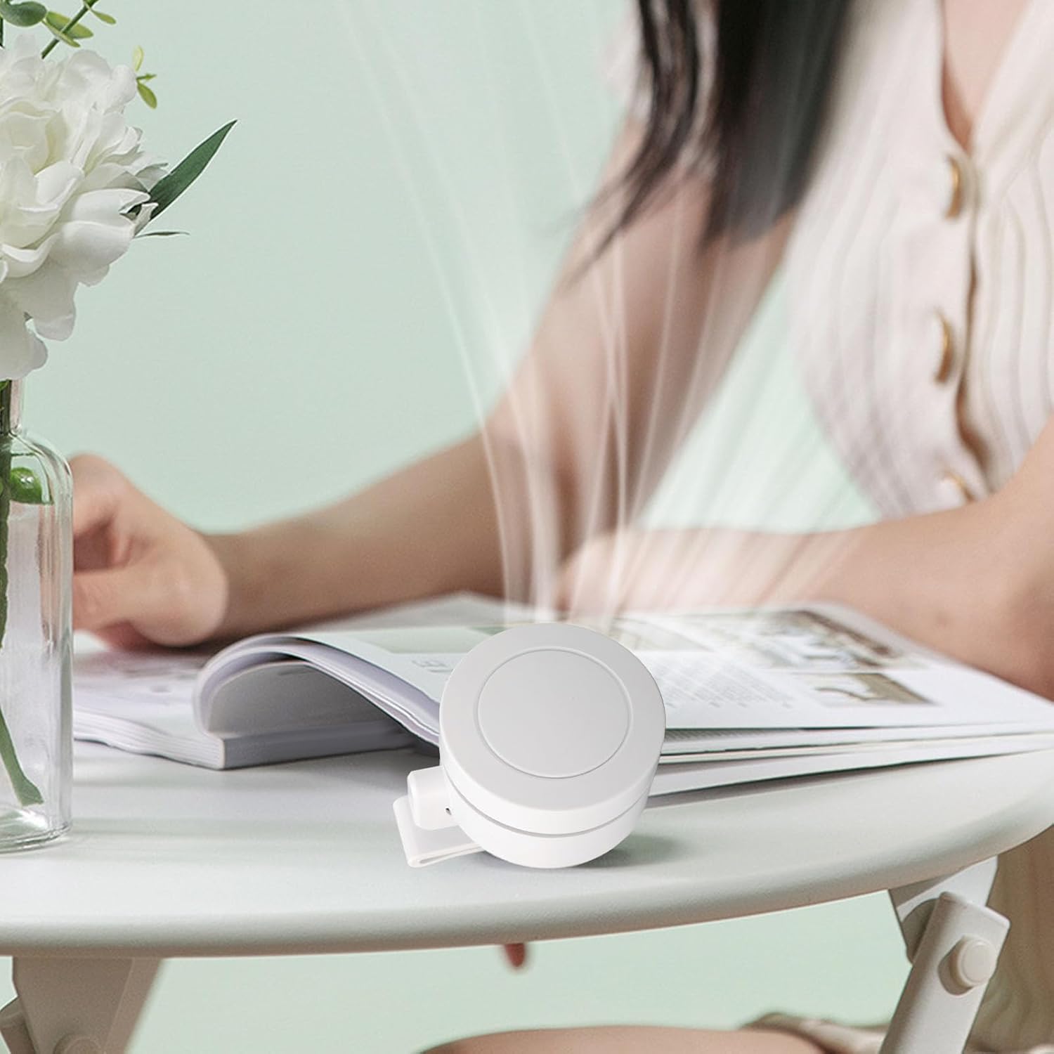 Mini-Ventilateur-Rechargeable-USB-C-Clip-Orientable-360-avec-3-Vitesses-مروحة-حزام-صغيرة-محمولة-وبدون-شفرات-مع-مشبك-دوار.png