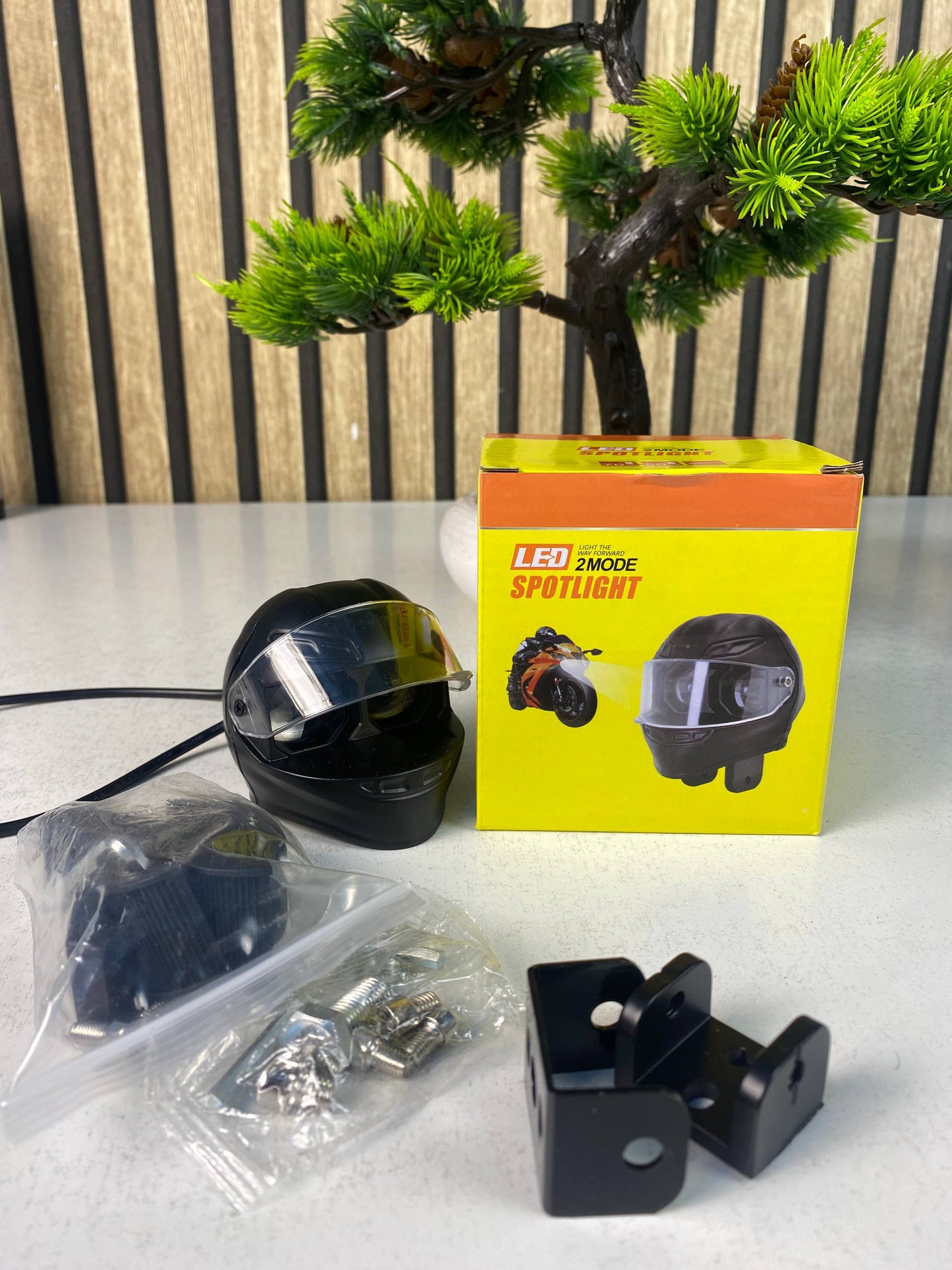 Projecteur-LED-Auxiliaire-pour-Moto-et-Scooter-Double-Couleur-Blanc-et-Jaune-Helmet-Design-1Pcs-كشاف-إضاءة-لدراجات-النارية-بتصميم-خوذة-وإضاءة-مزدوجة.png