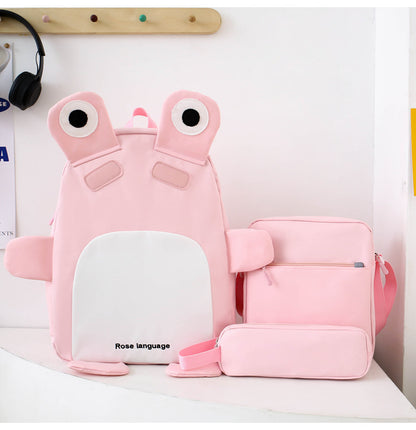 Sac-Dos-Scolaires-Enfant-3-en-1-Motif-Grenouille-Rose-Language-Style-Dos-Kawaii-Rose-SACKDS32RS-طقم-حقائب-مدرسية-للأطفال-3-في-1-بتصميم-الضفدع-اللطيف.png