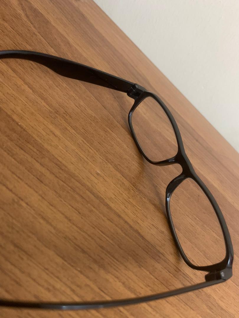 Lunettes-de-lecture-flexibles-mise-au-point-automatique.png