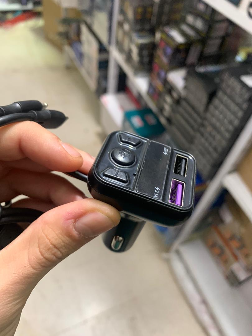 Transmetteur-Bluetooth-pour-voiture-Voiture-MP3-Radio-AUX-CS10.png