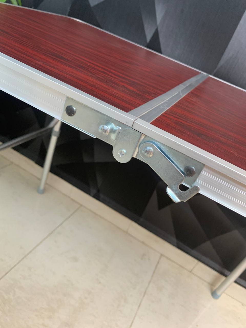 Table-de-Camping-en-Aluminium-Hauteur-R-glable-طاولة-تخييم-ألمنيوم-قابلة-لتعديل-الارتفاع.png