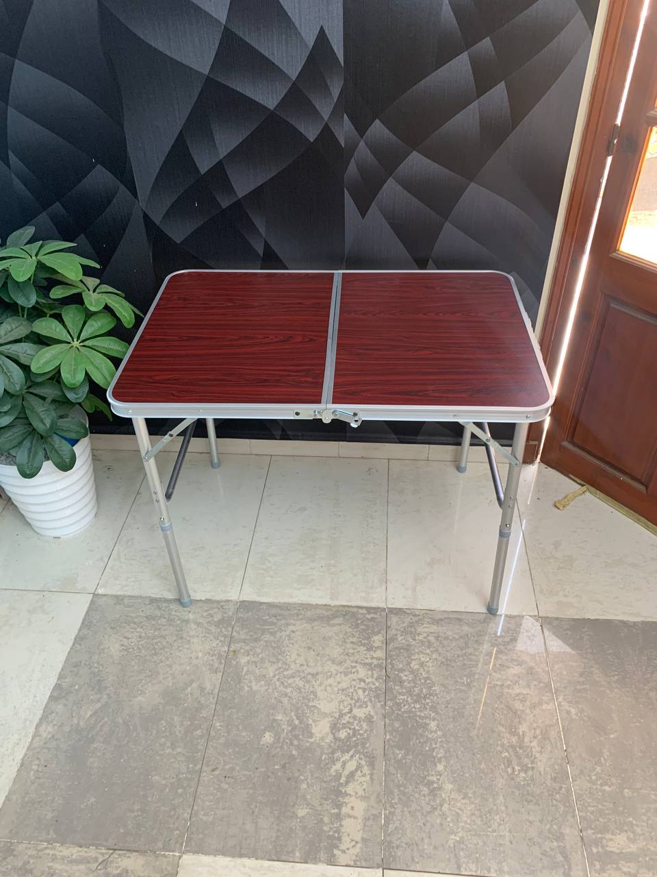 Table-de-Camping-en-Aluminium-Hauteur-R-glable-طاولة-تخييم-ألمنيوم-قابلة-لتعديل-الارتفاع.png