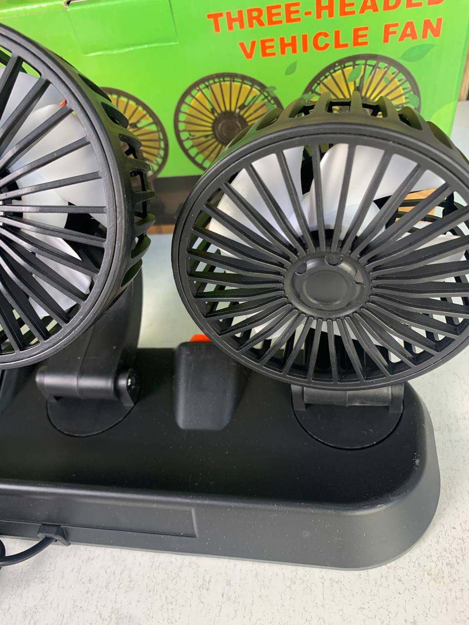 Ventilateur-de-Voiture-USB-Haute-Vitesse-360-R-glable-3-T-tes-12-24-V-مروحة-سيارة-قابلة-للتعديل-بزاوية-360-درجة-بثلاثة-رؤوس.png