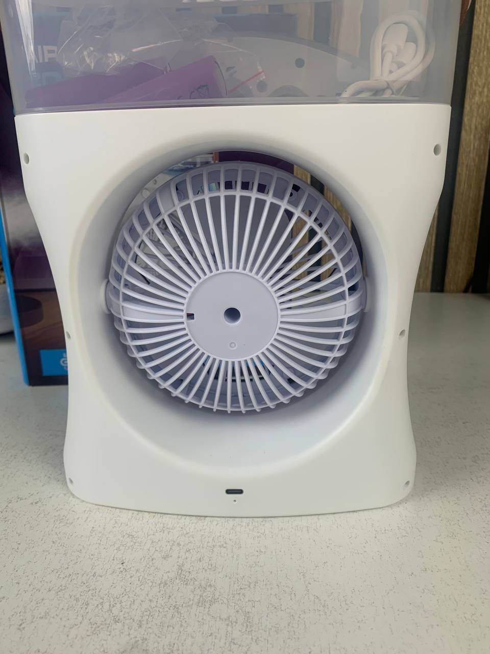 Ventilateur-Brumisateur-de-Bureau-Portable-USB-avec-clairage-مروحة-المكتب-الذكية-برذاذ-الماء-والترطيب-بـ-3-سرعات.png
