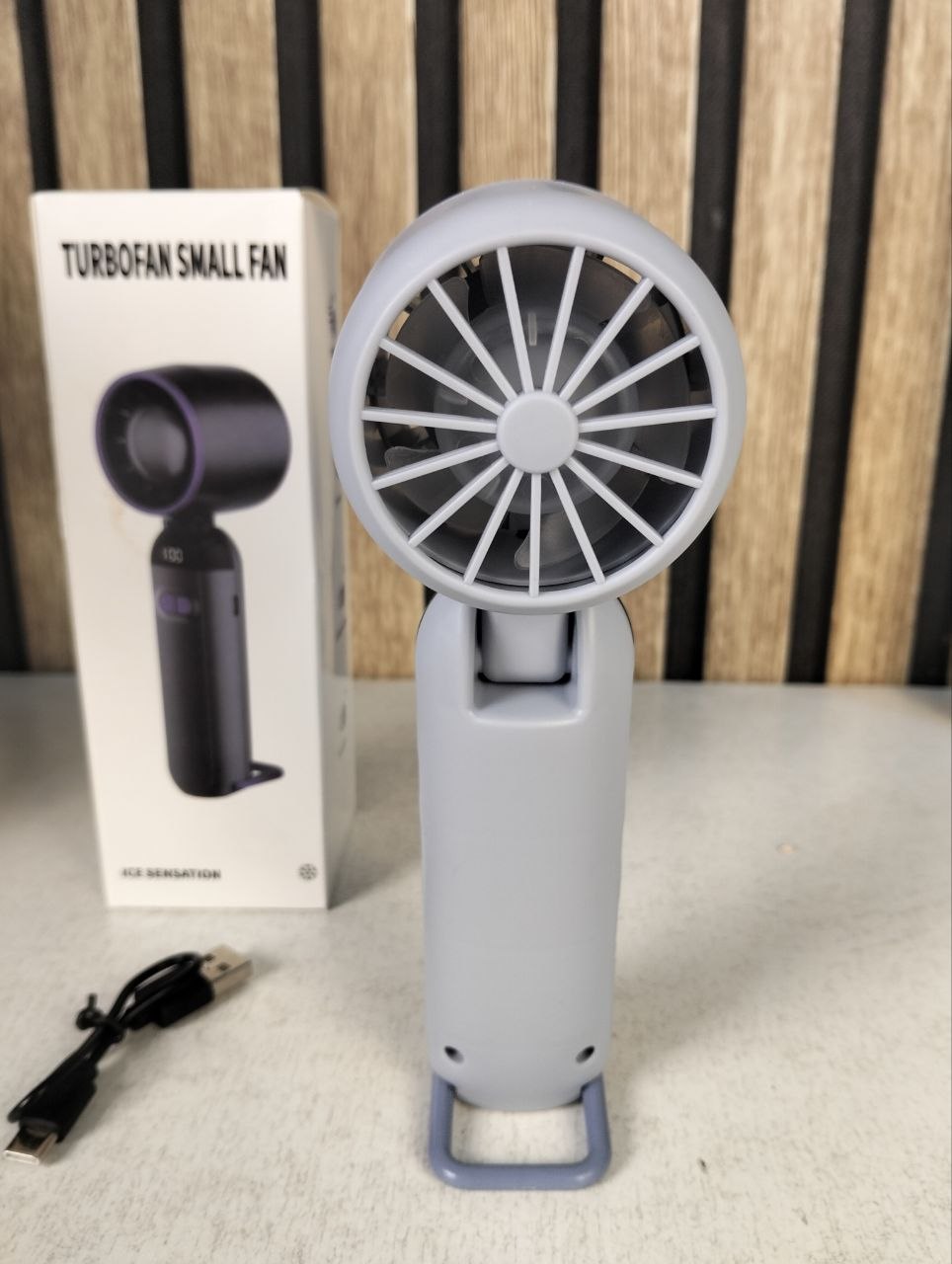 Mini-Ventilateur-Turbo-Sans-Pales-100-Vitesses-R-glables-et-Rechargeable-USB-مروحة-التوربو-الذكية-بدون-شفرات-مع-100-سرعة-قابلة-للتعديل.png