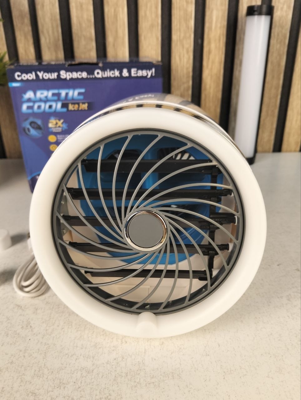 Mini-Climatiseur-Portable-Glace-Technologie-Jet-Fan-3-Vitesses-et-clairage-LED-مبرد-الهواء-والثلج-المدمج-بـ-3-سرعات-وإضاءة-ملونة.png