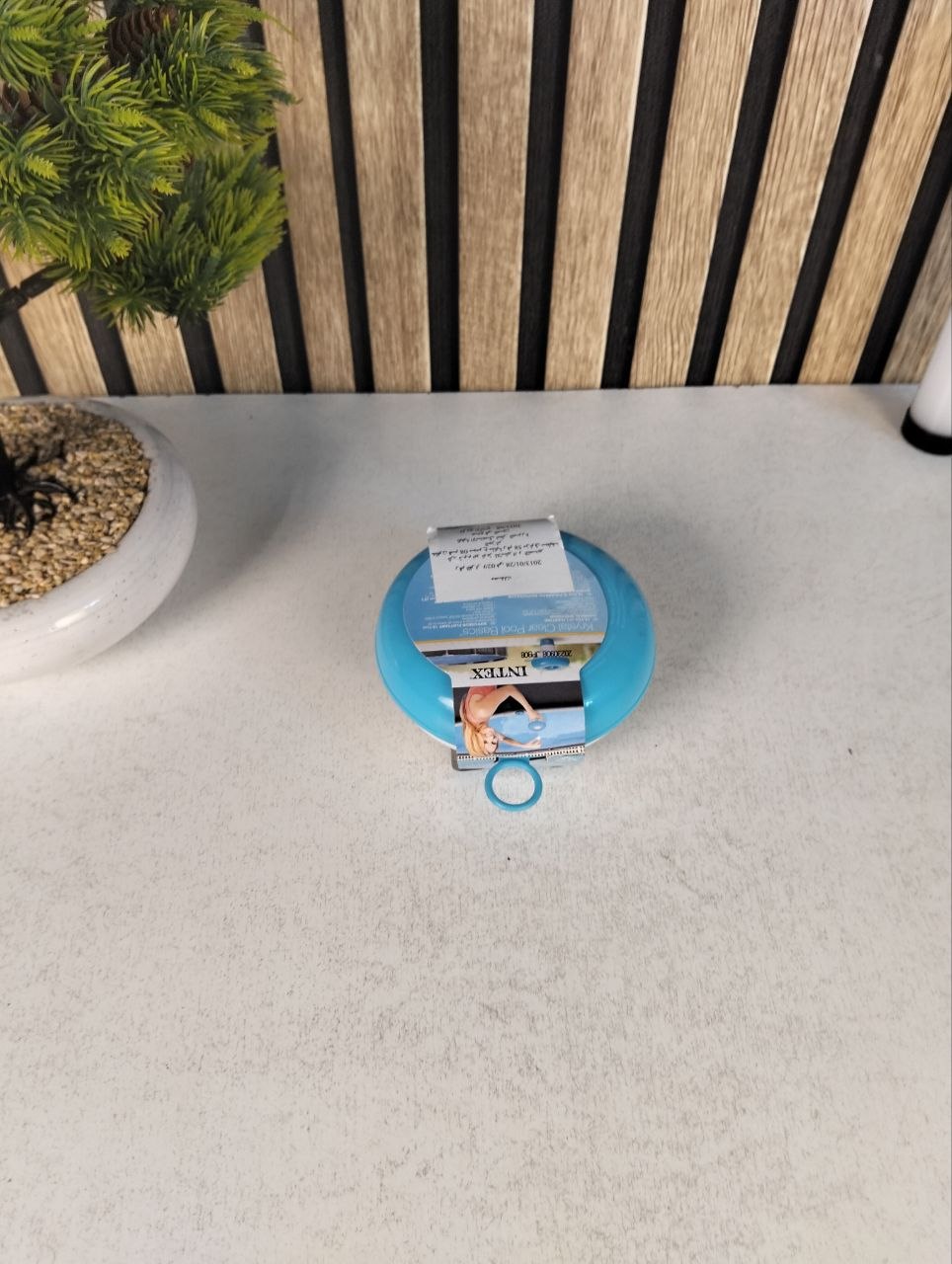 Diffuseur-de-Chlore-Flottant-Intex-29040-pour-Piscines-et-Spa-موزع-أقراص-الكلور-العائم-للمسابح-من-إنتكس-5-بوصة.png