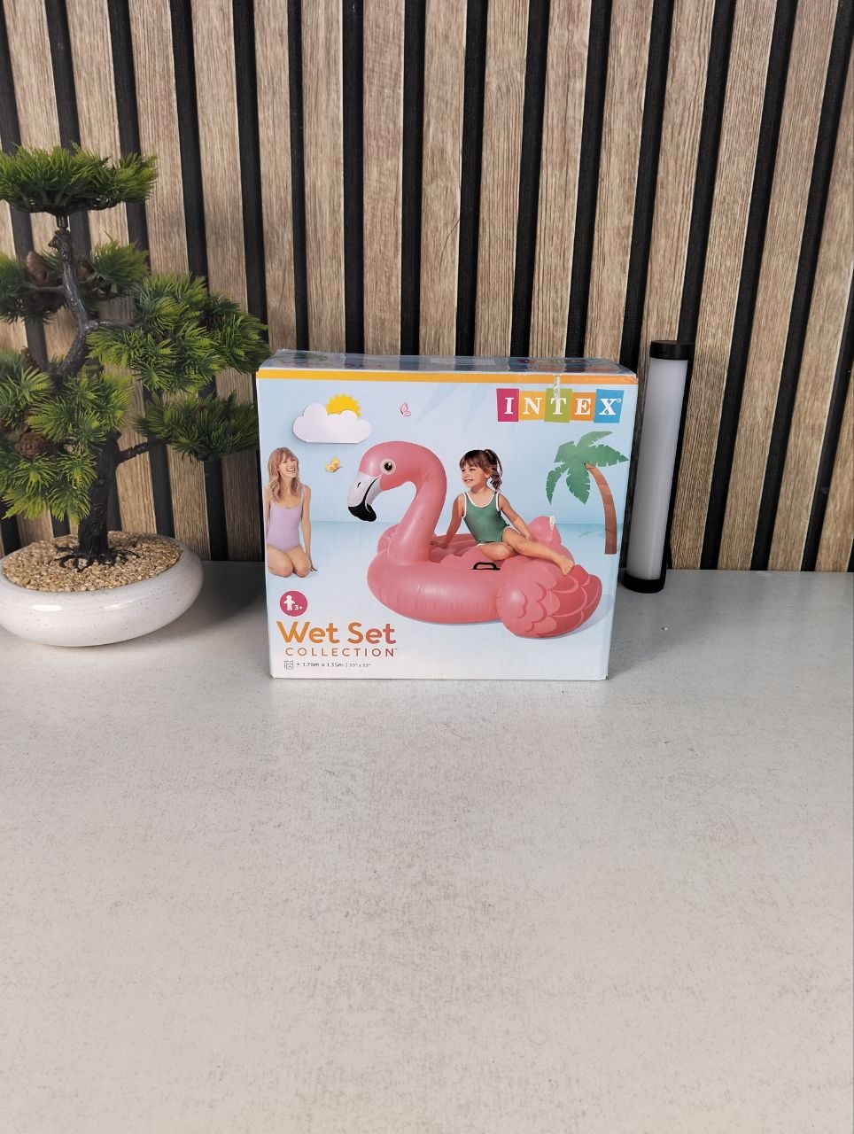 Bou-e-G-ante-Gonflable-Flamant-Rose-Ride-On-pour-Piscine-Intex-57558NP-عوامة-الفلامينغو-الوردي-الضخمة-للركوب-والاستجمام-في-المسبح.png