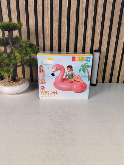 Bou-e-G-ante-Gonflable-Flamant-Rose-Ride-On-pour-Piscine-Intex-57558NP-عوامة-الفلامينغو-الوردي-الضخمة-للركوب-والاستجمام-في-المسبح.png