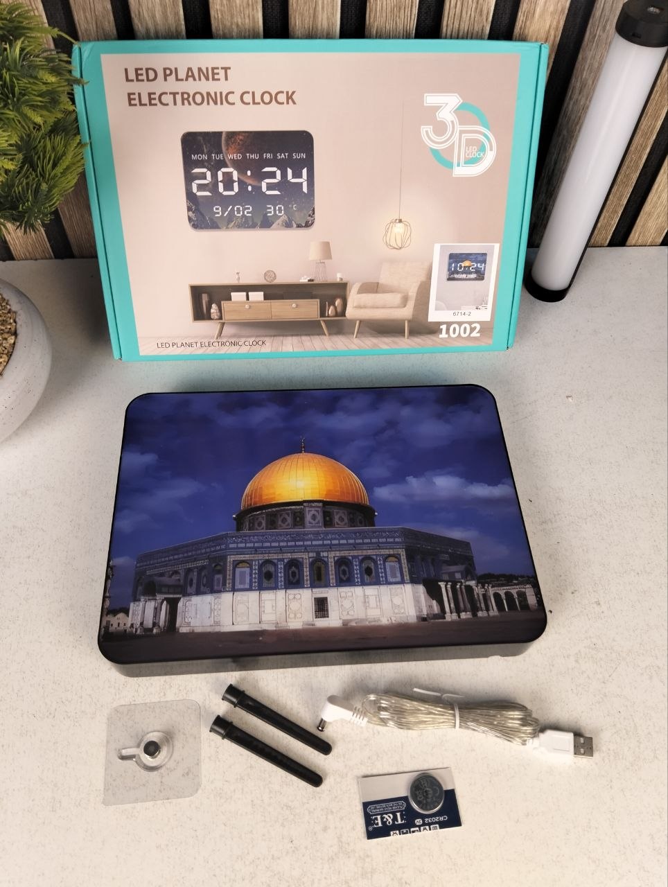 Horloge-Murale-LED-Num-rique-Grand-Format-Affichage-Multifonction-Calendrier-et-Temp-rature-ساعة-الحائط-الرقمية-مع-مستشعر-تعتيم-تلقائي.png