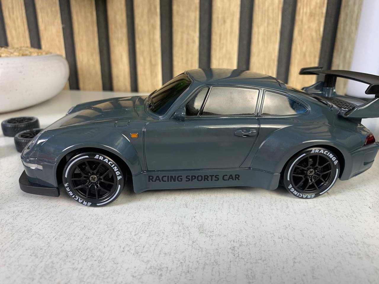 Voiture-de-Course-RC-Drift-Haute-Performance-avec-T-l-commande-سيارة-سباق-ودرِفت-احترافية-بجهاز-تحكم-عن-بعد.png