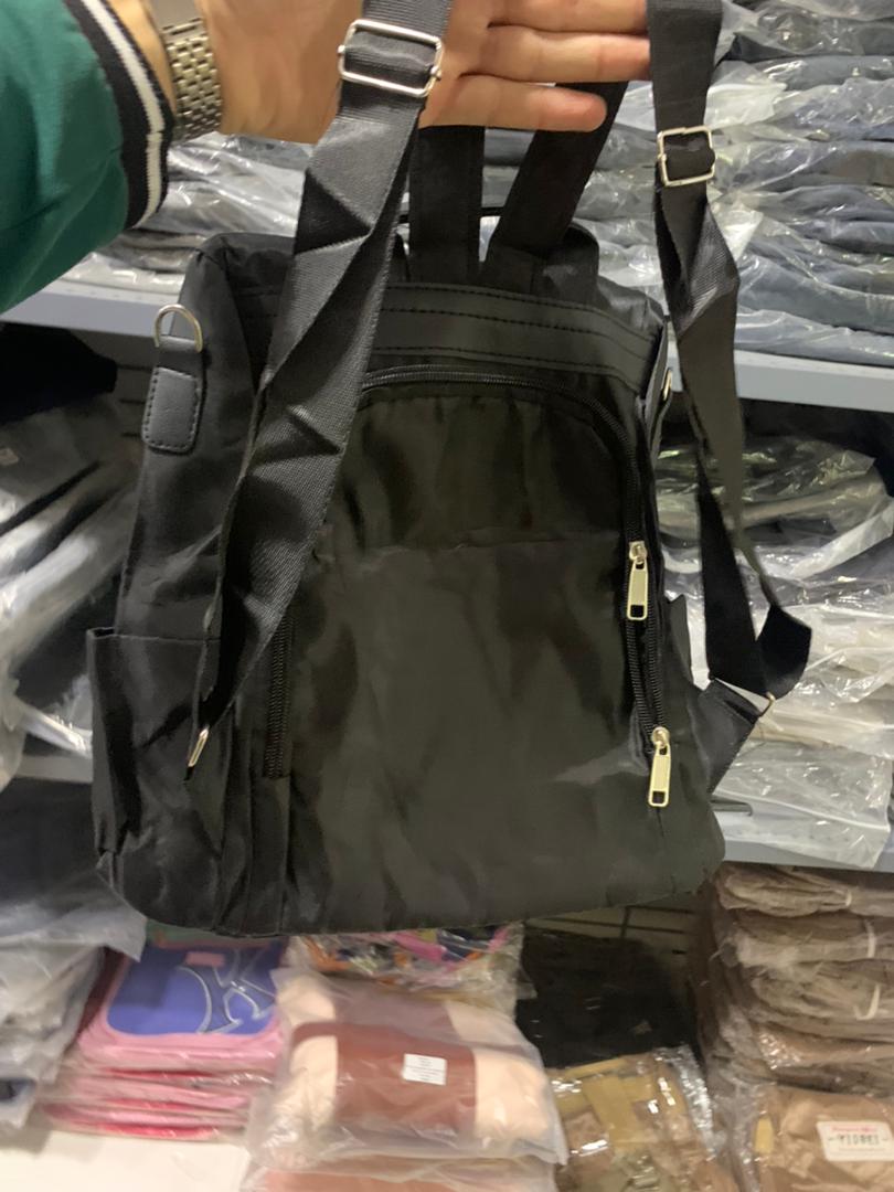 Sac-dos-oxford-Antivol-tanche-Pour-Femme-Noir.png