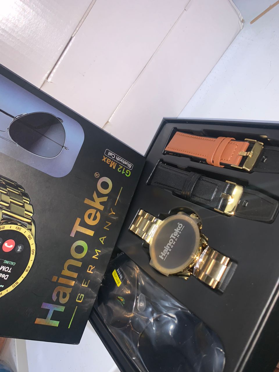 Haino-Teko-G12-Max-Smartwatch-avec-2-Bracelets-et-Lunettes.png