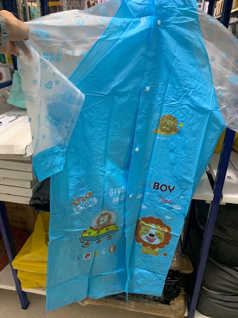 Cape-Poncho-Pluie-Enfant-Impermeable-Anti-Pluie.png