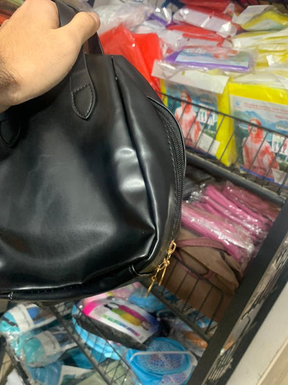 Pochette cosmétique ensimili cuir à double fermeture éclair تنزوت