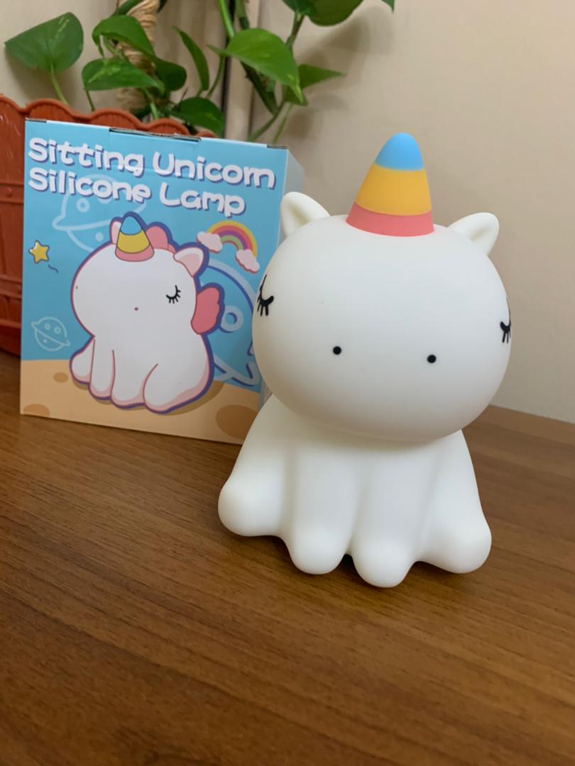Veilleuse-en-Silicone-Forme-Unicorne-pour-Chambre-d-enfant-Rechargeable.png