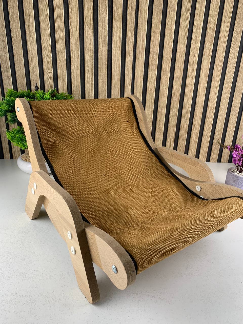 Chaise-Longue-en-Sisal-pour-Chat-et-Animaux-de-Compagnie-كرسي-للقط-والحيونات-الأليفة.png
