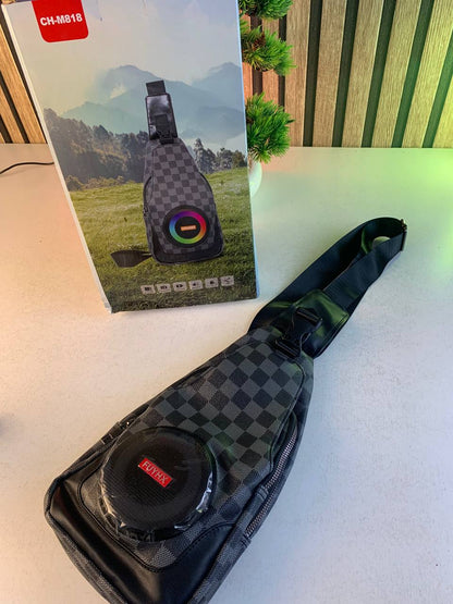 Sac-Bandouli-re-avec-Haut-Parleur-Bluetooth-Rechargeable-RGB-CH-M818-حقيبة-رجالية-مع-مكبر-صوت-بلوتوث-مدمج.png