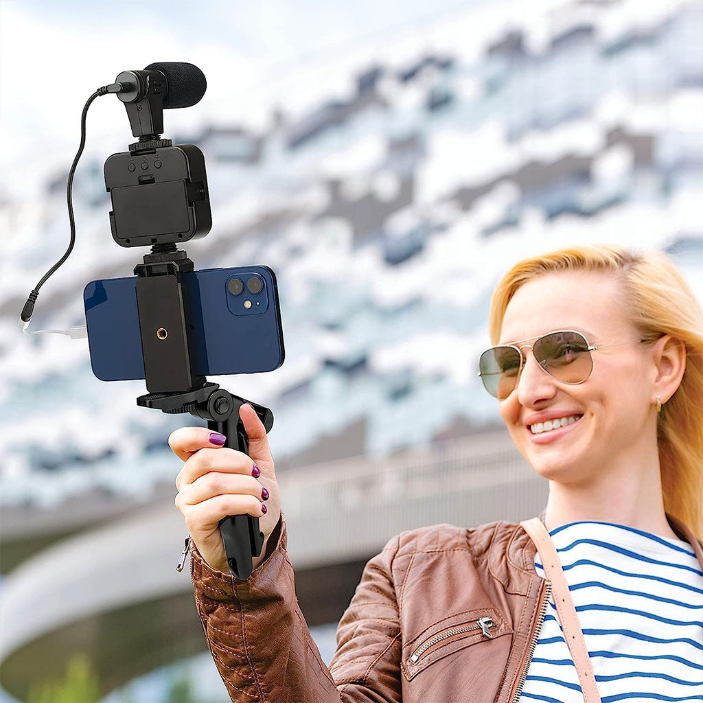 Kit-de-Vlogging-pour-smartphone-et-appareil-photo-avec-microphone-et-LED-RGB.png