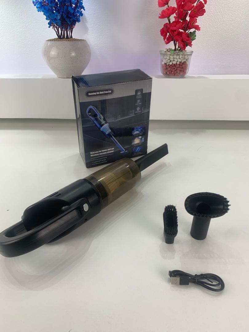 Aspirateur-main-sans-fil-et-rechargeable-pour-voiture-avec-forte-aspiration.png