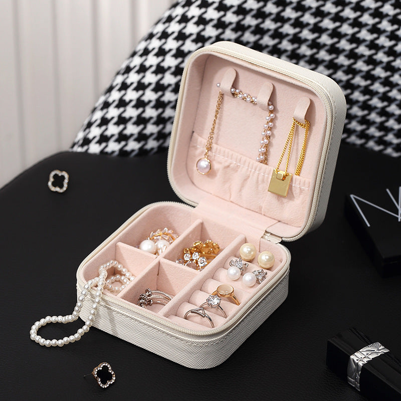 Firla Mini Boîte à Bijoux en cuir avec fermeture éclair – علبة تنظيم المجوهرات تنزوت