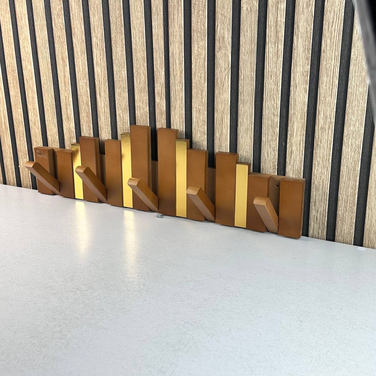 Porte-Manteau Mural Design Piano en Bois avec Touches Dorées - علاقة ملابس خشبية