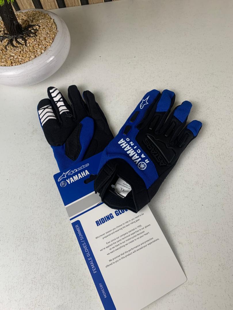 Gants-YAMAHA-MX-Alpinestars-قفازات-ياماها-إم-إكس-وألبينستارز.png