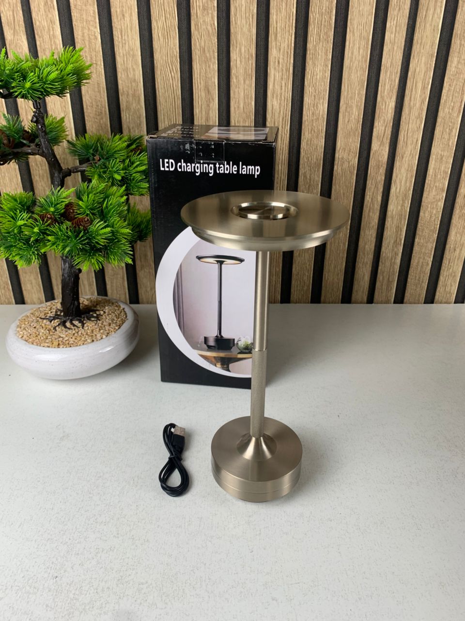 Lampe-de-table-rechargeable-sans-fil-finition-de-haute-qualit-LED-3-couleurs-مصباح-ديكور-بعدة-درجات-ضوئية.png
