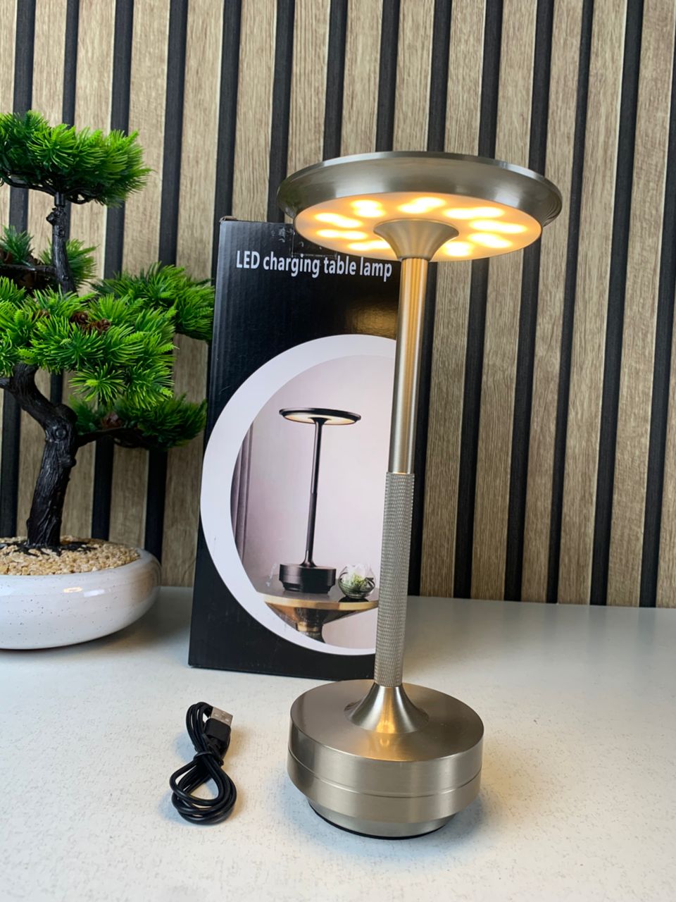 Lampe-de-table-rechargeable-sans-fil-finition-de-haute-qualit-LED-3-couleurs-مصباح-ديكور-بعدة-درجات-ضوئية.png