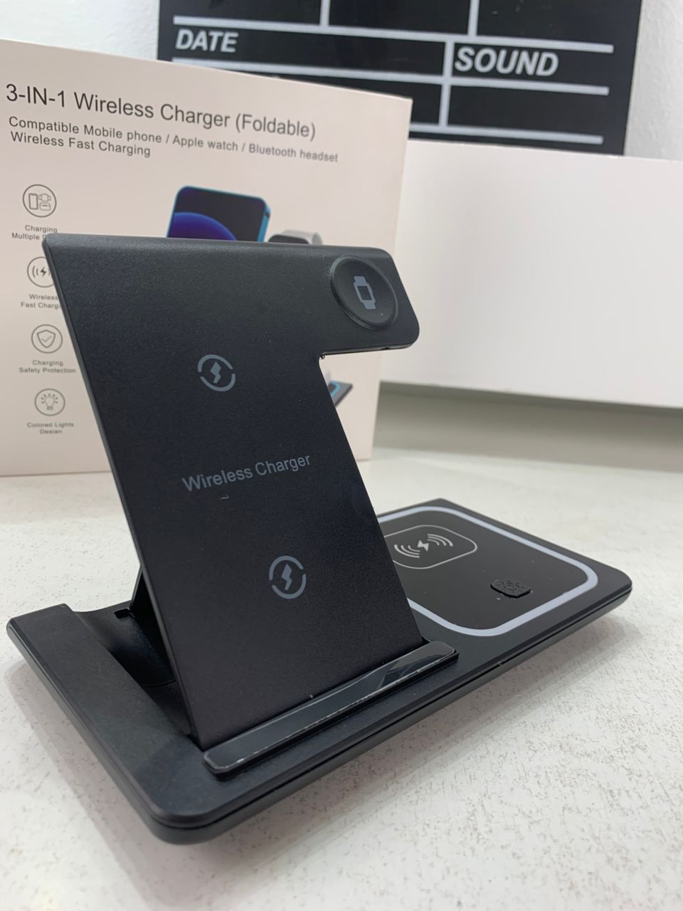 Station de charge sans fil 3 en 1 pour smartphones et appareils électroniques – شاحن لاسلكي للهاتف و الأجهزة الإلكترونية تنزوت
