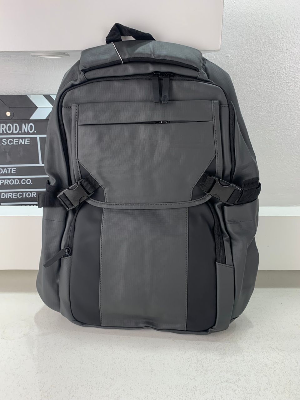 Sac-Dos-Urbain-pour-Hommes-Solide-et-Confortable-26003-Gris-حقيبة-ظهر-رجالية.png