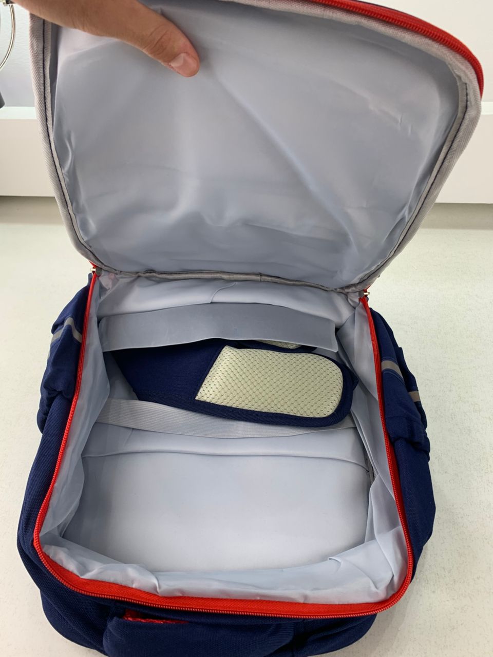 Sac à Dos Scolaire Orthopédique pour Enfants Xiao Wang Ya Bleu et rouge – محفظة مدرسية للأطفال أزرق وأحمر تنزوت