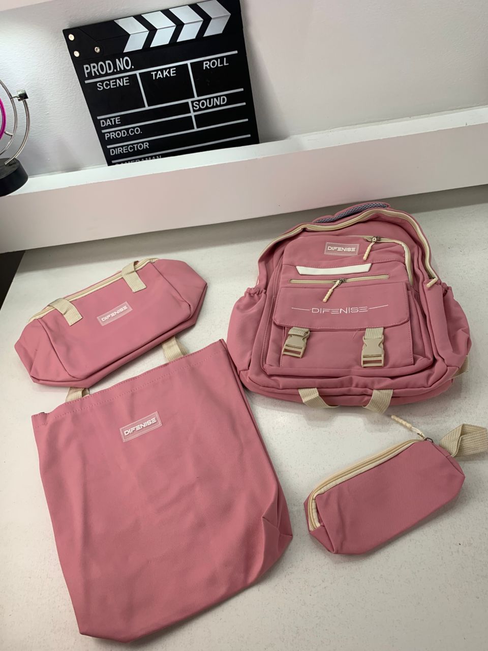 Ensemble-de-sac-dos-kawaii-4Pcs-avec-porte-manger-isotherme-rose-طقم-محفظة-مع-حقيبة-حفظ-الطعام.png